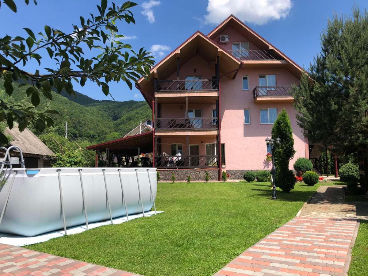 Hotel U Neli à Solochyn Extérieur photo