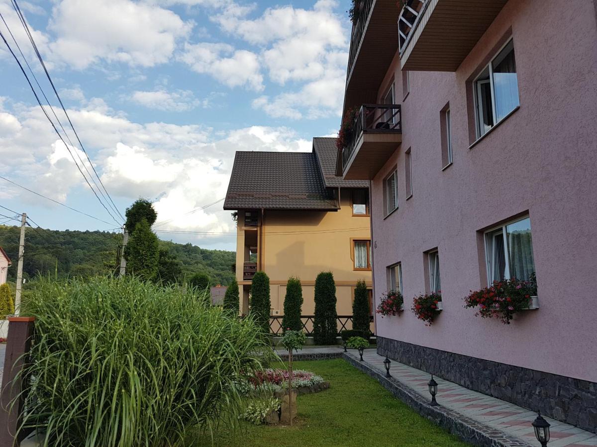 Hotel U Neli à Solochyn Extérieur photo