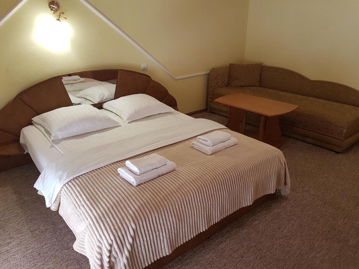Hotel U Neli à Solochyn Extérieur photo